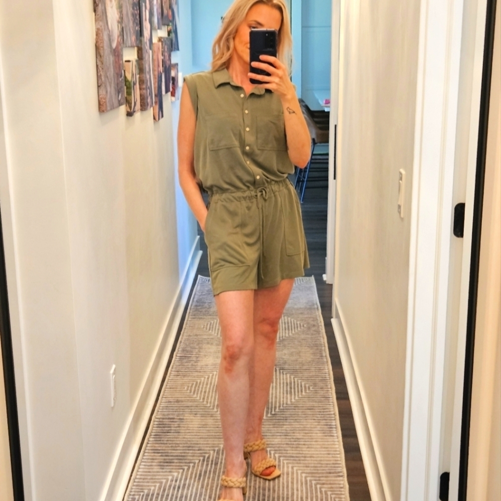 NWT Lou & Grey Green Sleeveless Romper - Size S